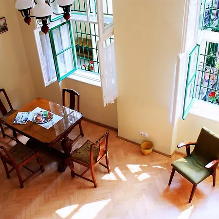 Apartment New, Jokai Opera Unit