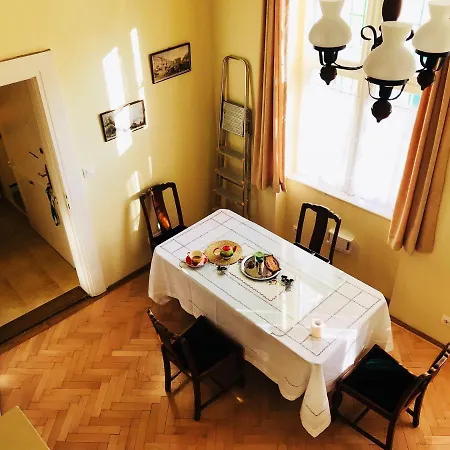 Apartment New, Jokai Opera Unit